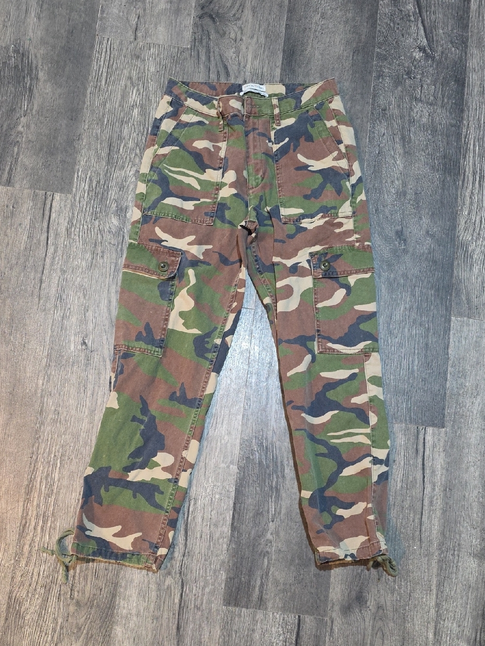 Vintage Urban Outfitters Camo Button-Fly Cargo Pants in Green/Brown